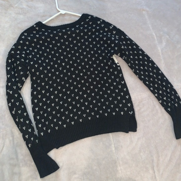 Sweater - Picture 4 of 4